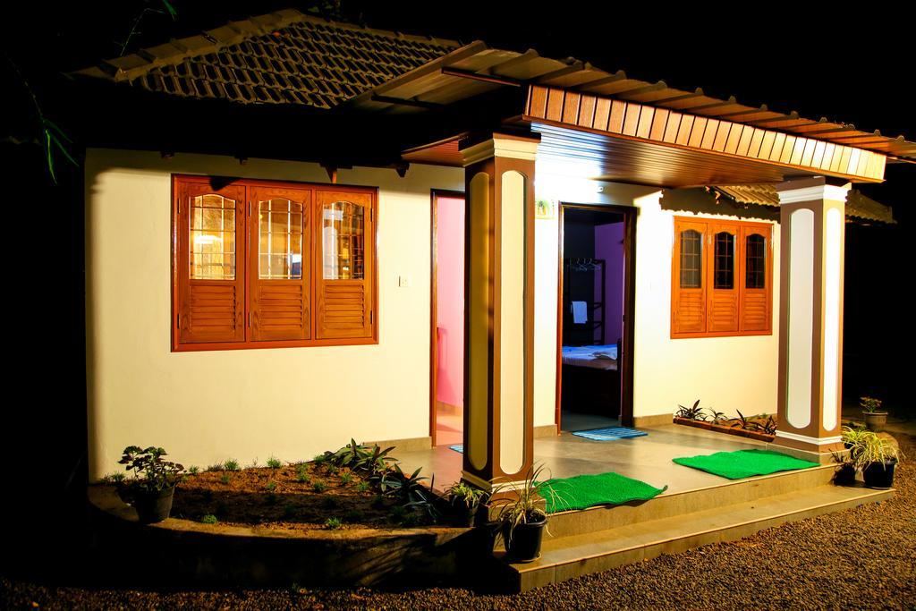 Mom&Pop Thyparambil Heritage Alappuzha Exterior foto