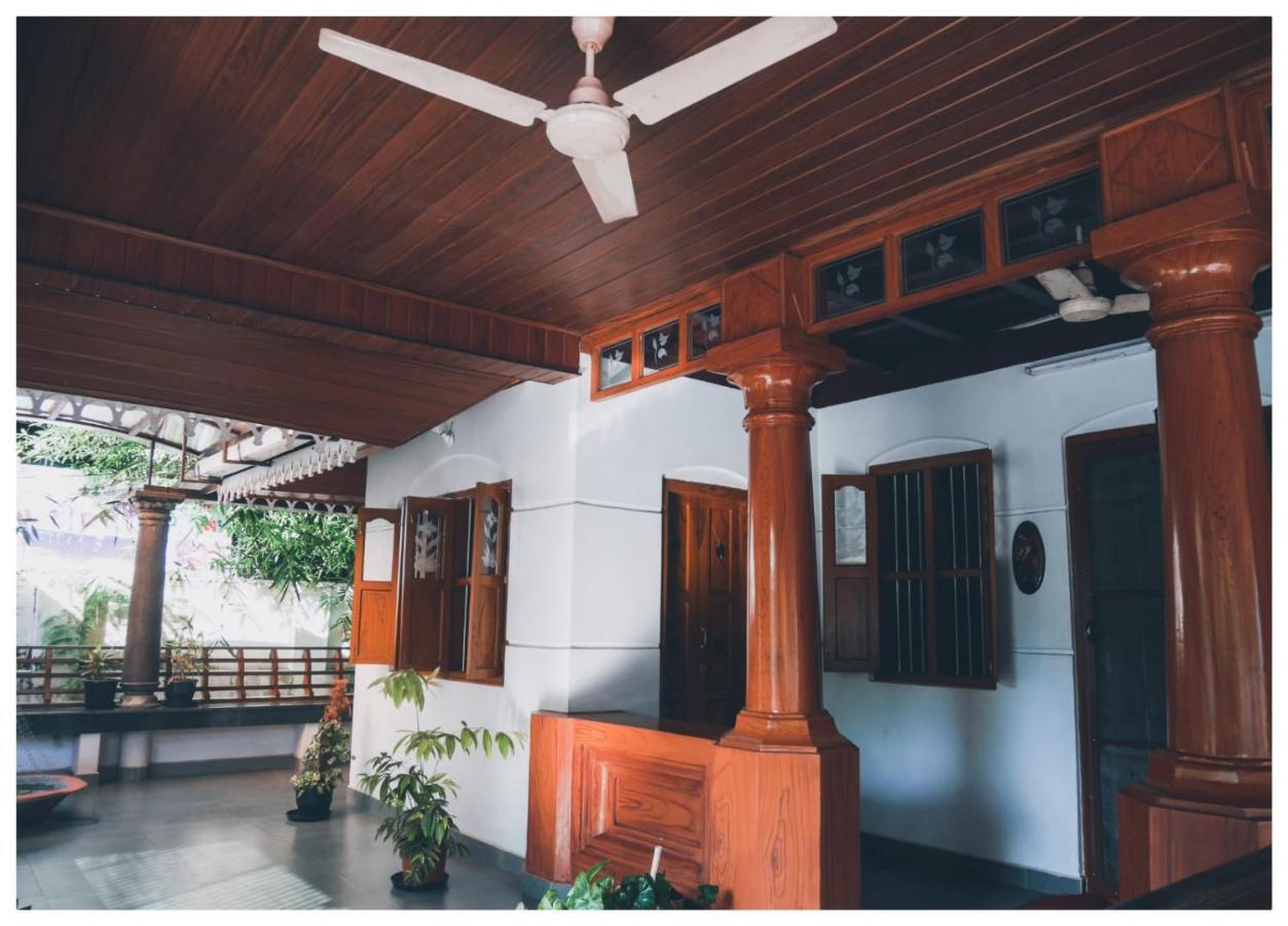 Mom&Pop Thyparambil Heritage Alappuzha Exterior foto